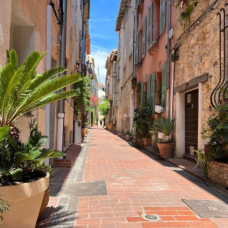 Les Petits Volets 2 Bed & Breakfast Antibes Exterior photo