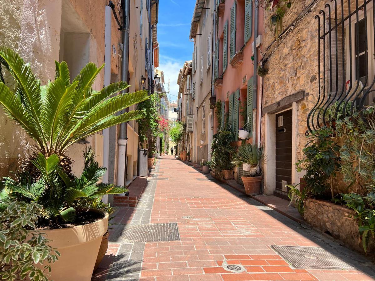 Les Petits Volets 2 Bed & Breakfast Antibes Exterior photo